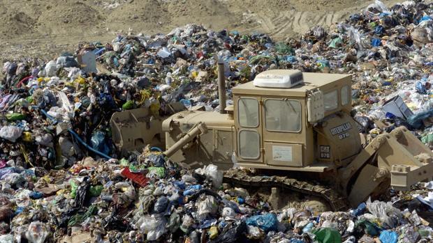 El hombre que murió en una planta de reciclaje de Granada dormía en la calle y pidió ayuda a una ONG