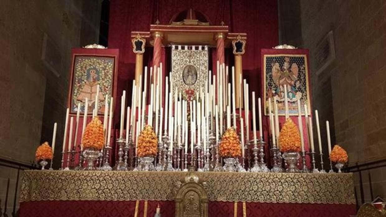 Altar de triduo de la hermandad del Rocío de Córdoba