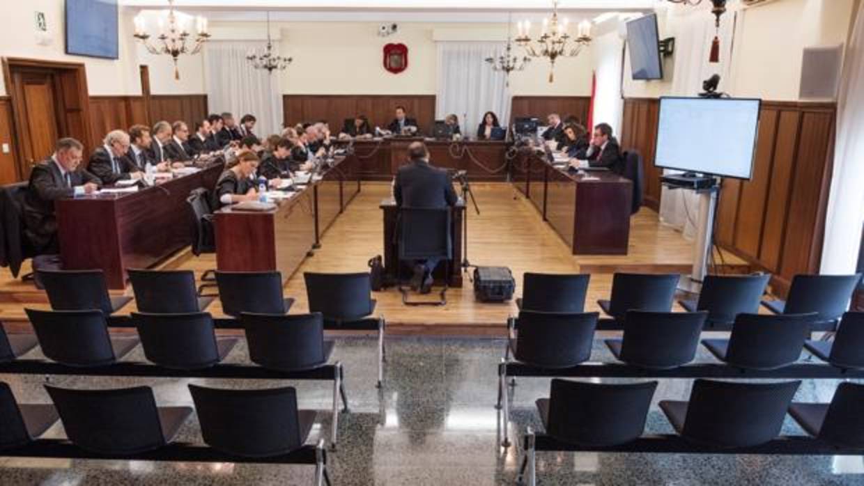 Uno de los dos guardias civiles de la UCO inicia la ronda de declaraciones en la Audiencia de Sevilla de los casi 150 testigos del caso