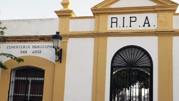 Cerrado el Cementerio Municipal de Chipiona por falta de personal