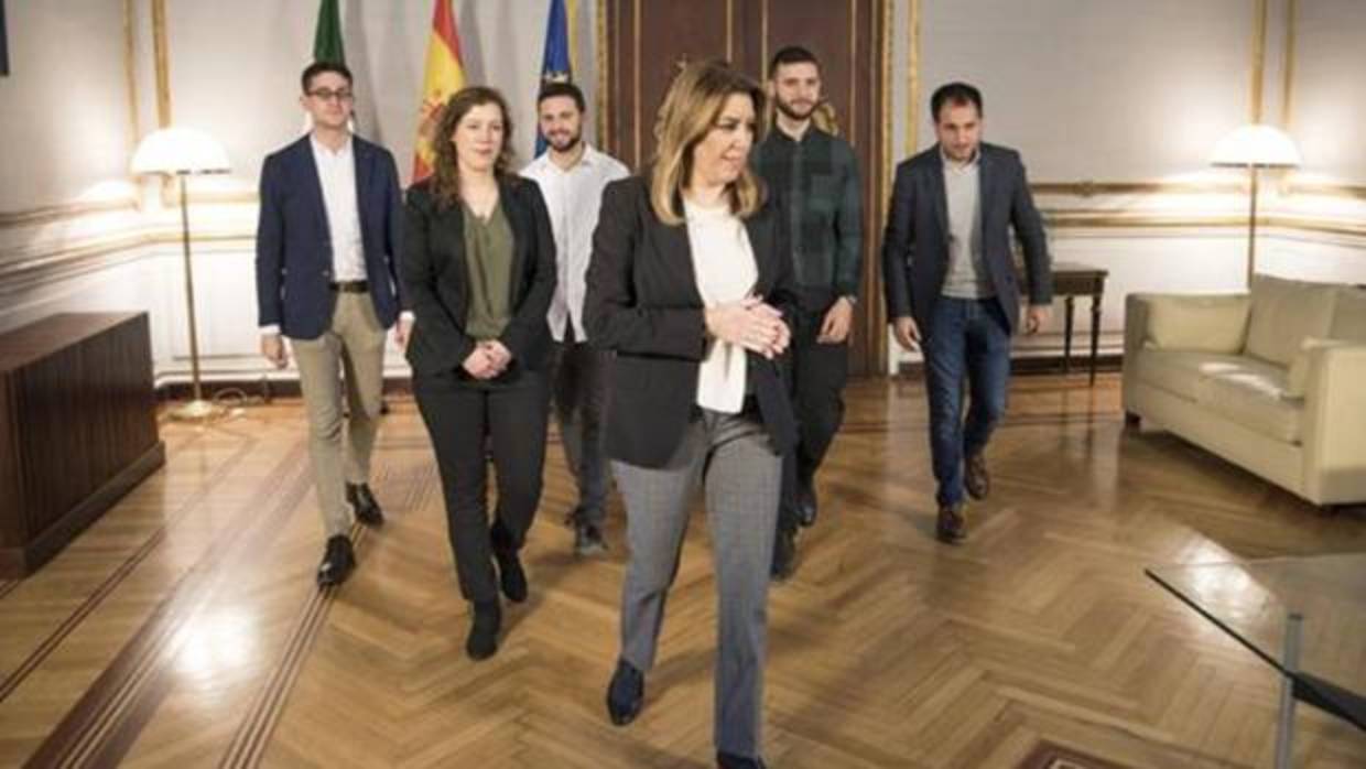 Susana Díaz en la reunión con la permanente del Consejo Andaluz de la Juventud