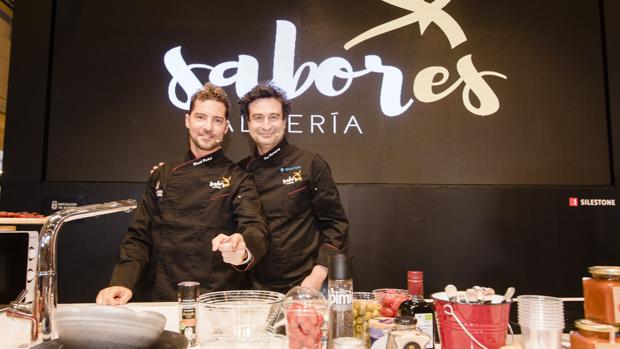 David Bisbal y Pepe Rodríguez «cocinan» los «Sabores Almería» en el Salón Gourmets