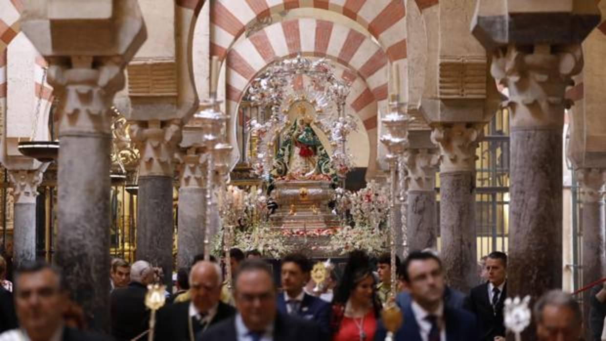 Virgen de la Cabeza en el interior de la Catedral