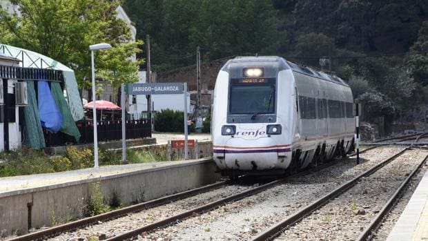 El accidente en la línea Huelva-Zafra abre otro frente a Adif