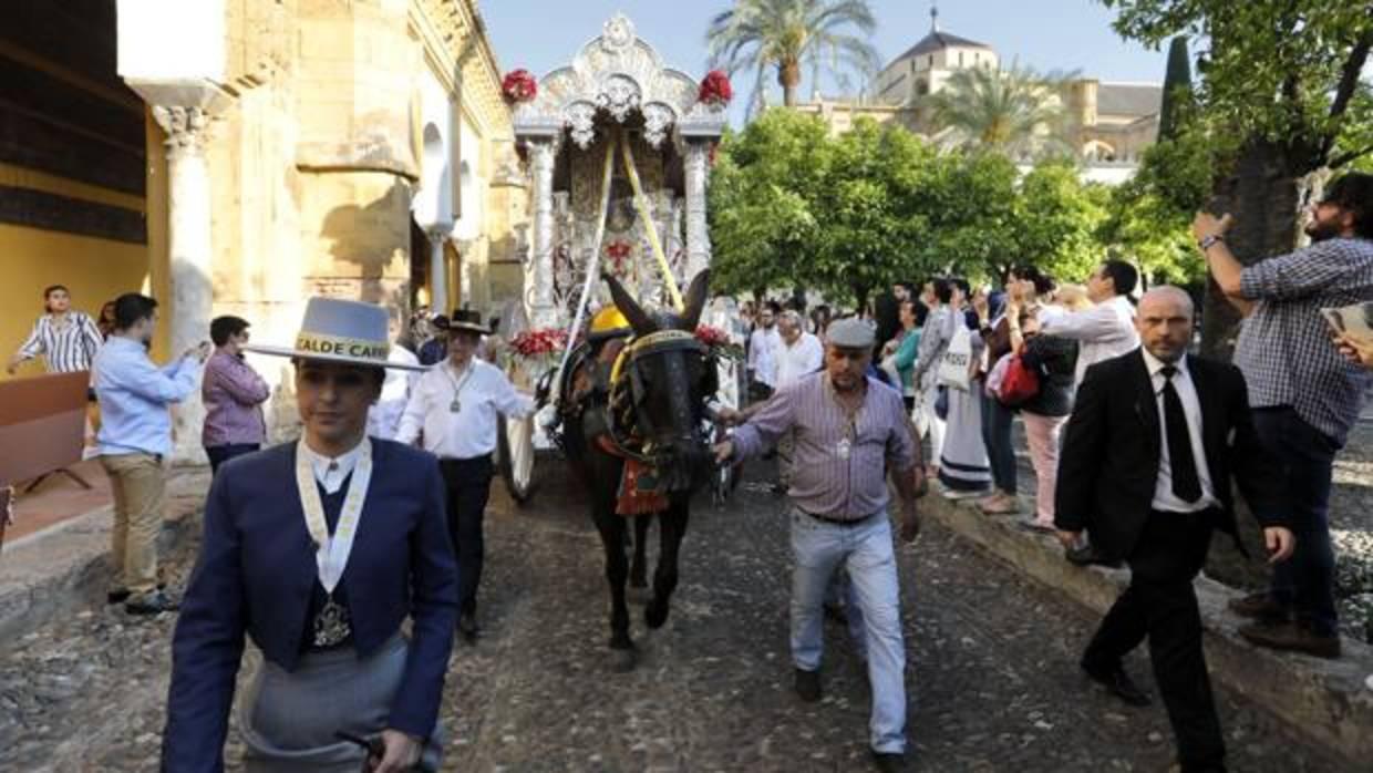 Salida de la hermandad del Rocío de Córdoba