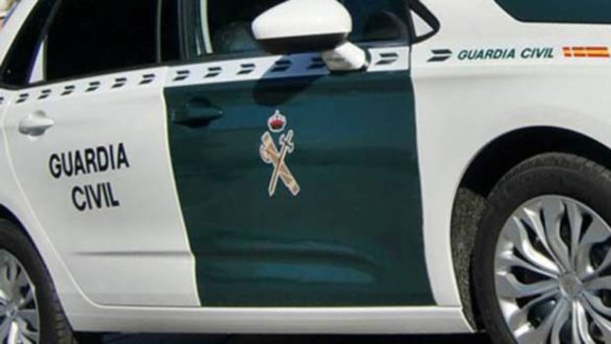 Imagen parcial de un vehículo de la Guardia Civil