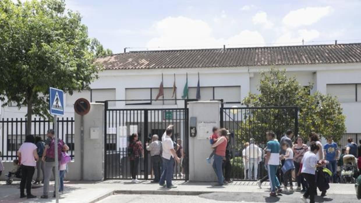El plan del Ayuntamiento de Córdoba para la sombra en los colegios no contenta a padres y docentes