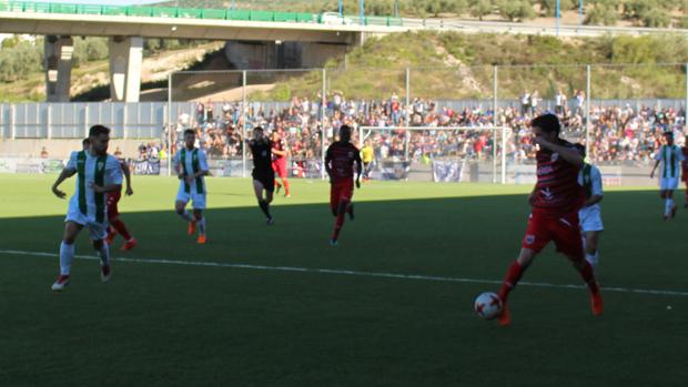 El Córdoba B desciende a Tercera en medio de un escándalo y con una pelea brutal al final