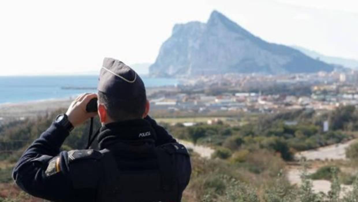 Policía vigila las aguas del Estrecho de Gibraltar