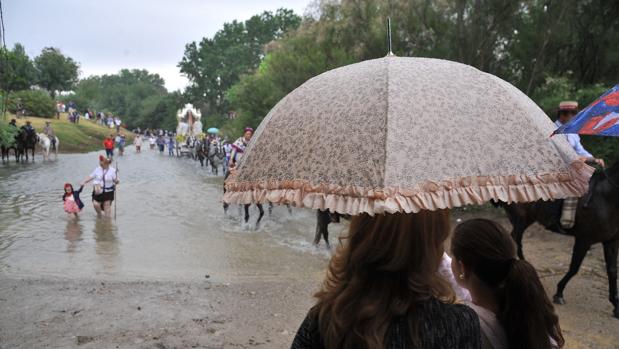 El tiempo en El Rocío 2018: Huelva estarará este viernes en riesgo por tormentas