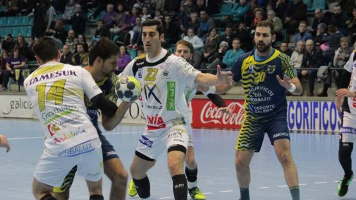 Partido de la temporada pasada entre Cangas y Puente Genil