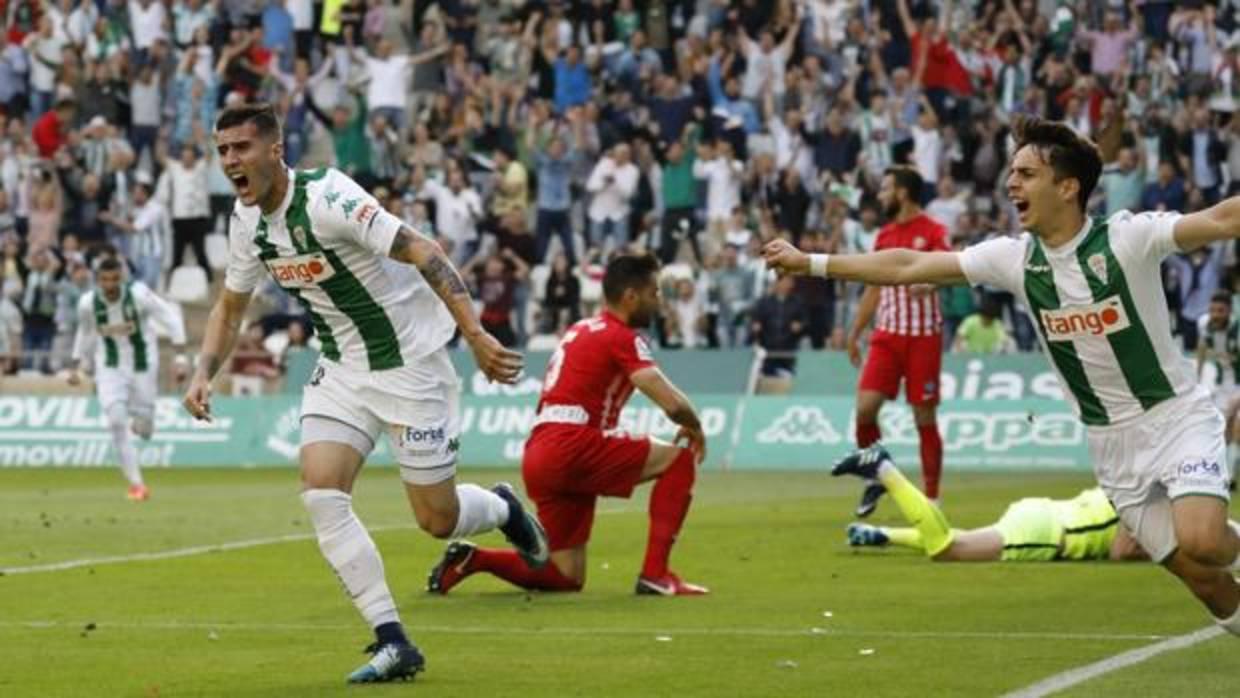 Celebración de primer gol del Córdoba CF ante la UD Almería