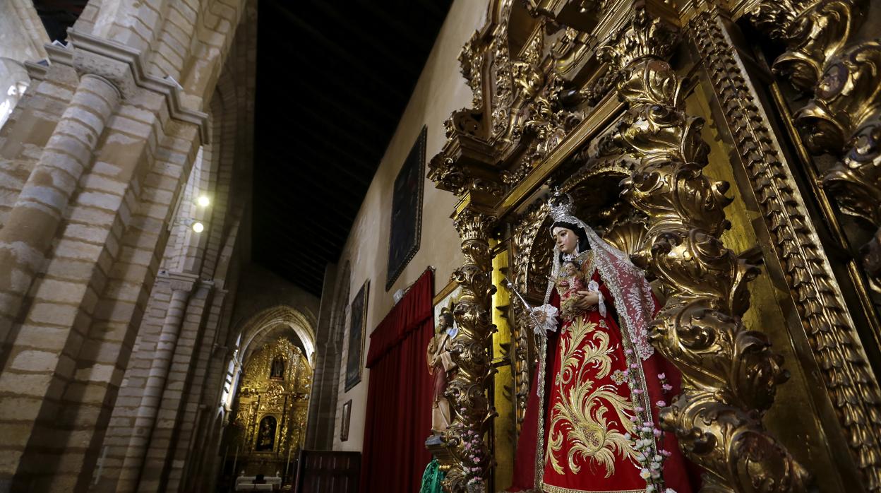 Interior de la iglesia de San Lorenzo