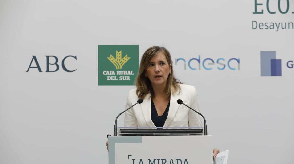 Vanessa Bernad, durante el acto con empresarios