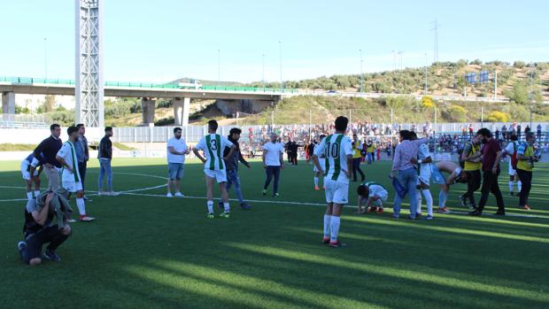 Cuatro partidos de sanción a Quiles y Jankovic más cierre de la grada por los altercados del Córdoba B-Mérida