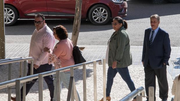 Los altos cargos del PSOE de Córdoba ponen en la diana al presidente del tribunal de los bomberos