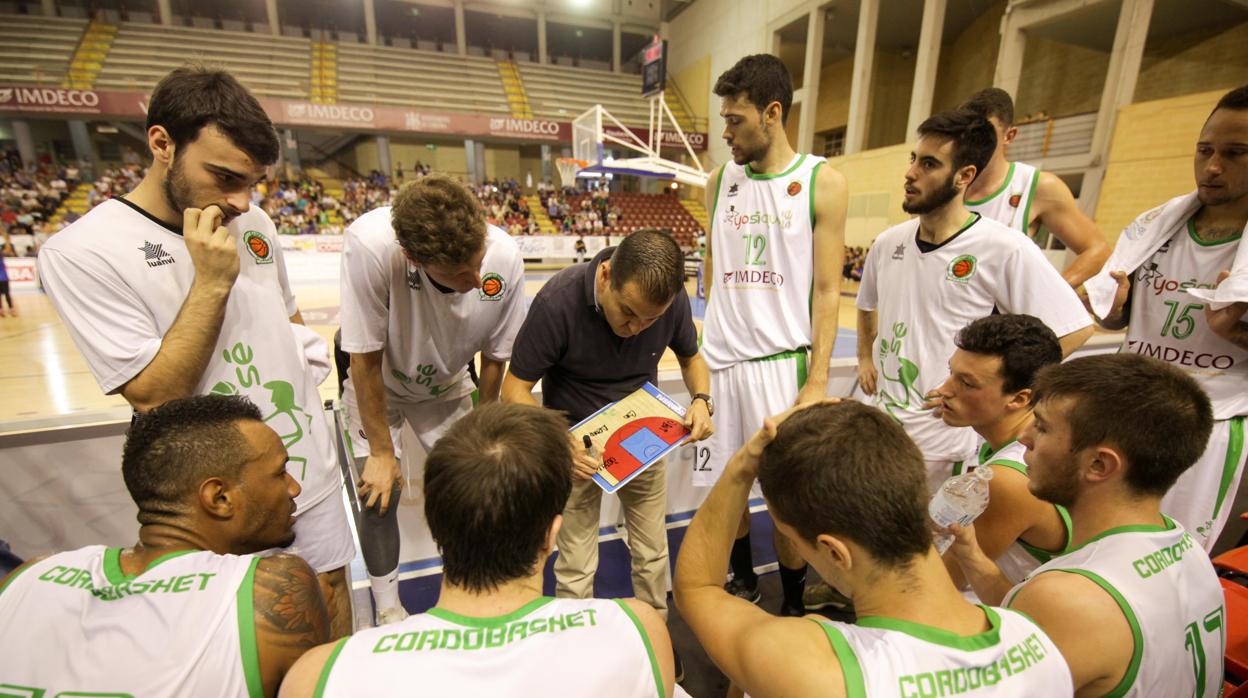 El Cordobásket, en un tiempo muerto de la pasada temporada