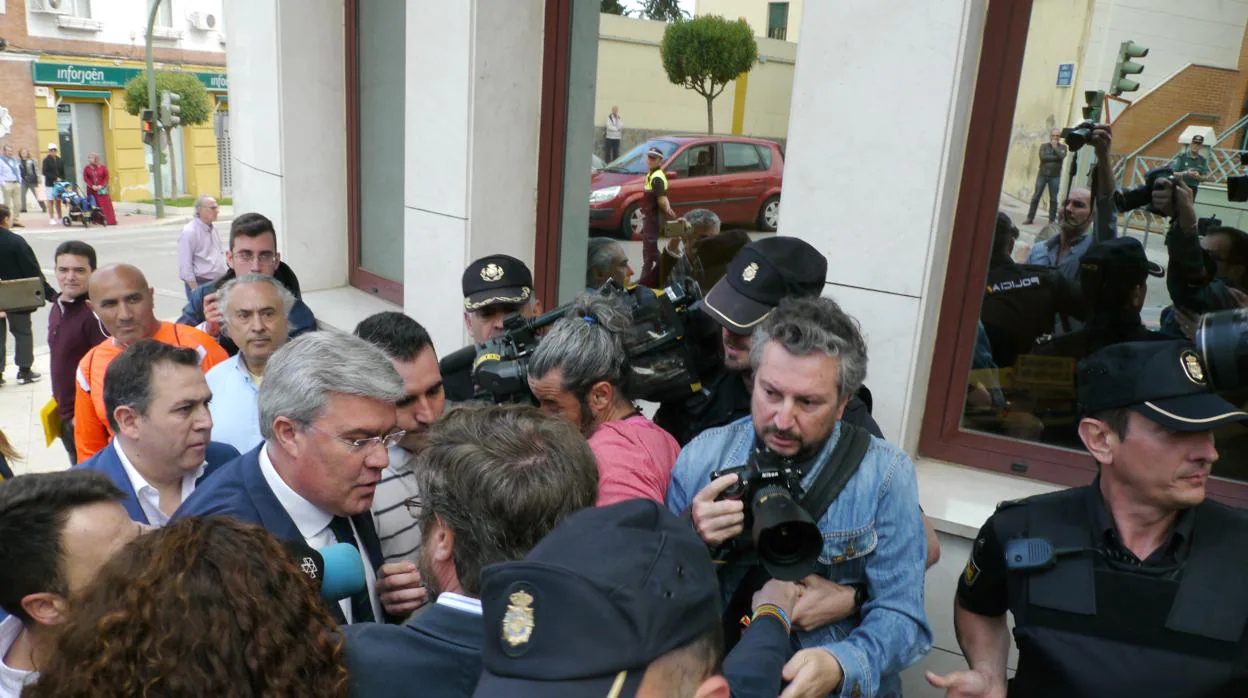 Fernández de Moya llegando a los juzgados de Jaén donde ha declarado este martes como investigado
