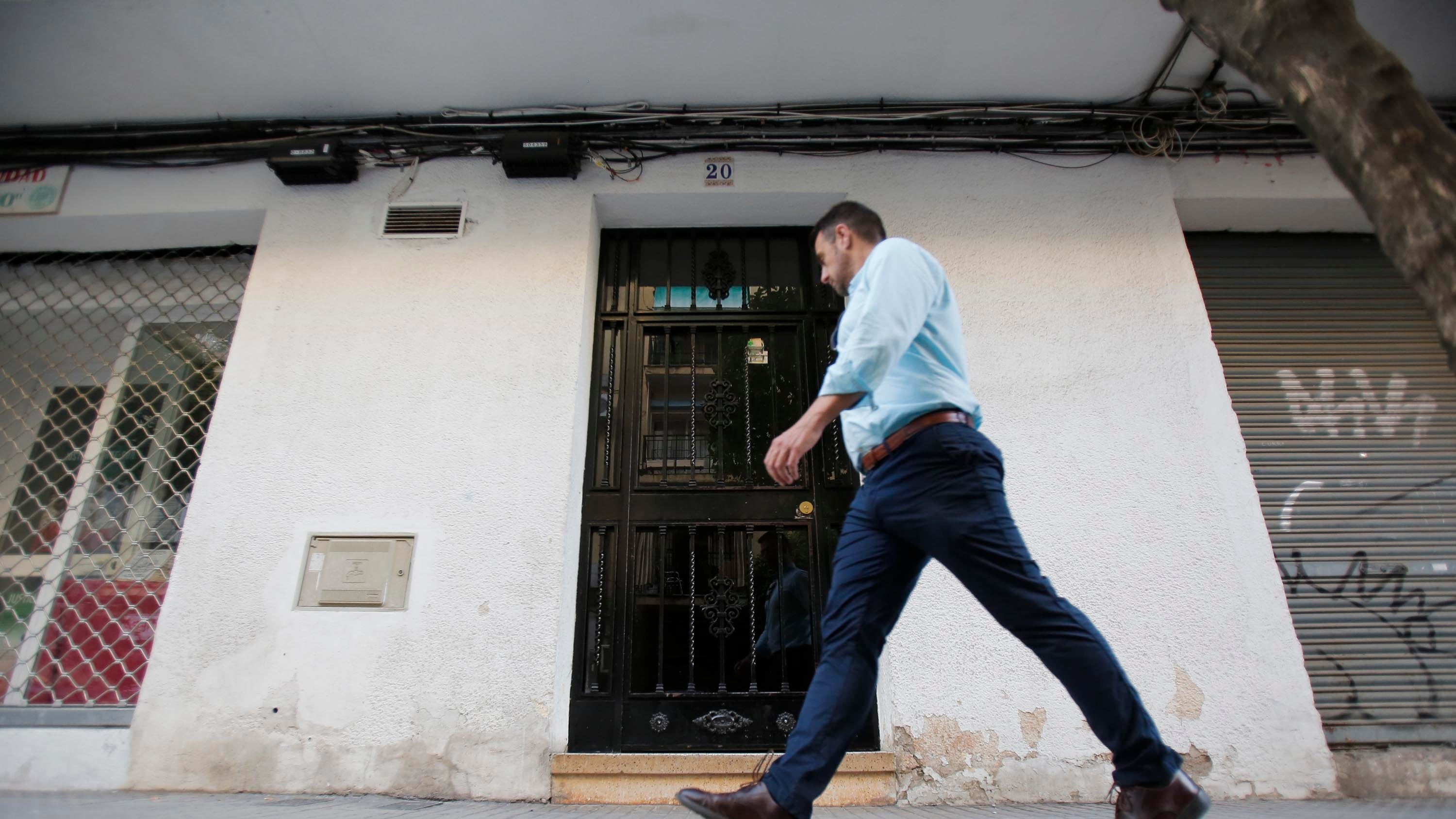 Portal del barrio de Ciudad Jardín en el que vivía la víctima