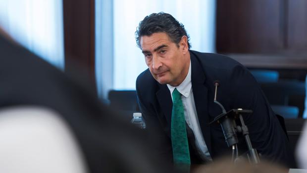 Un interventor compromete a Griñán: «Pudo parar en cualquier momento el sistema de ayudas de los ERE»