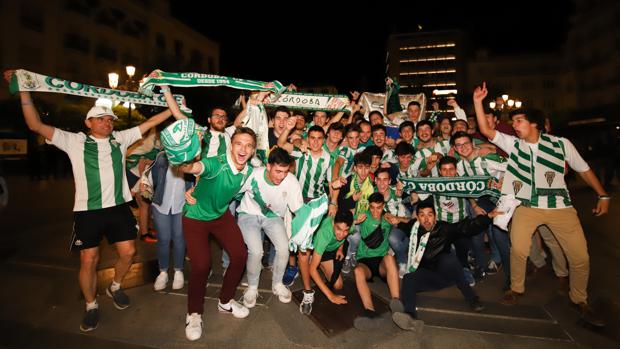 Las reacciones de la afición del Córdoba CF por la salida de Sandoval del banquillo