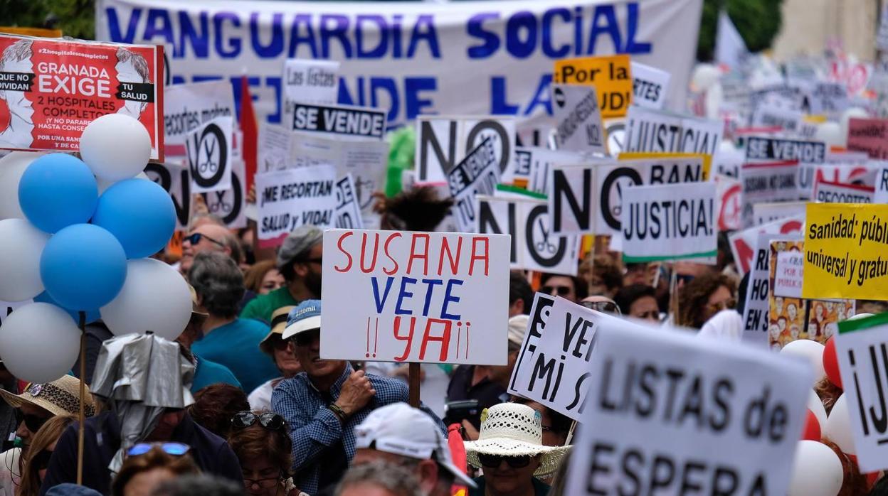 Algunos manifestantes el pasado domingo en Sevilla
