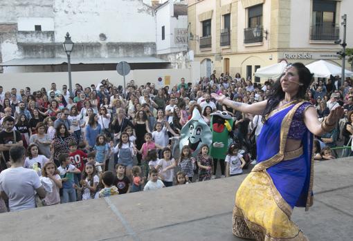 Demostración de danza típica de India