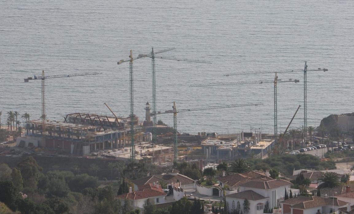 Grúas de obras en Benalmádena