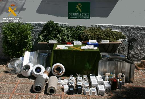 Material encontrado por la Guardia Civil