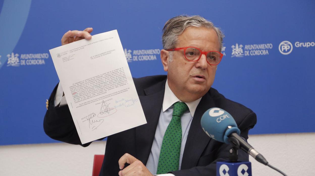 Salvador Fuentes, durante la rueda de prensa