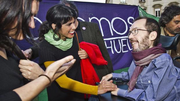 Tregua entre Teresa Rodríguez y Pablo Iglesias en la crisis creada con el pacto con IU para las autonómicas