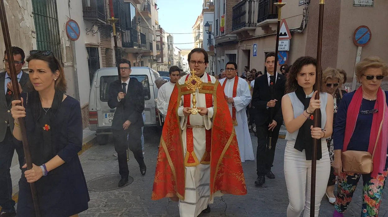 El paso de las reliquias por la calle Beato Nicolás de Aguilar