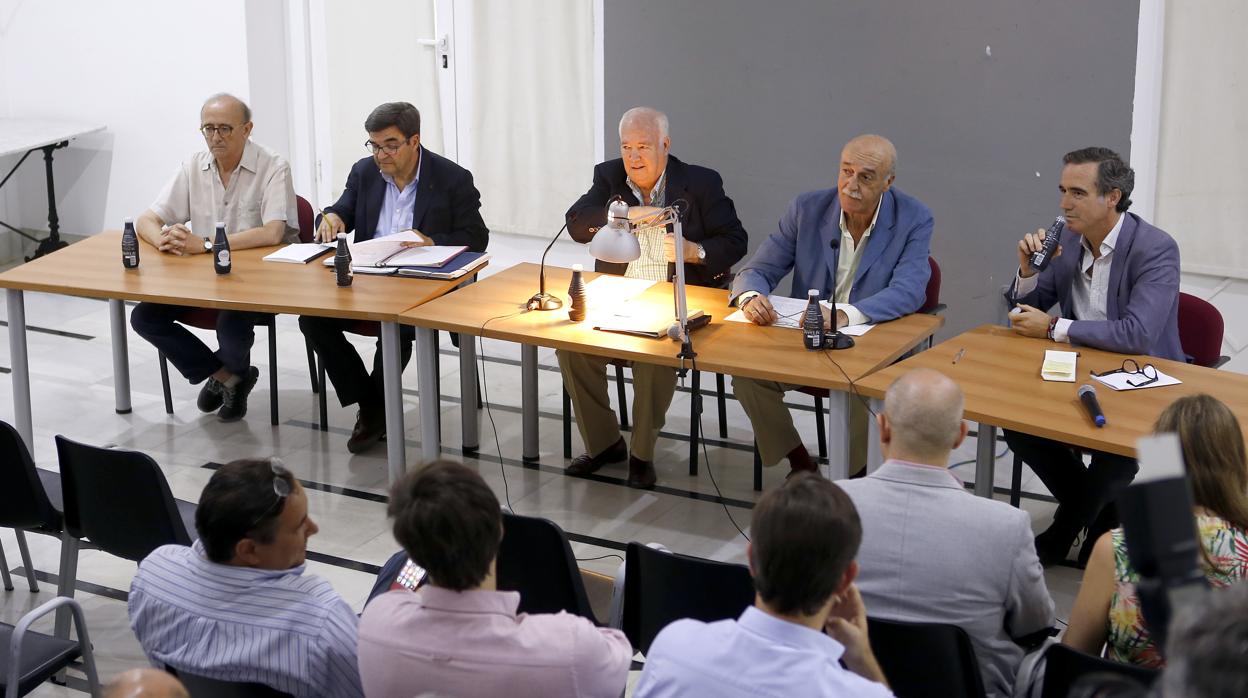 Mesa redonda en el Colegio de Arquitectos