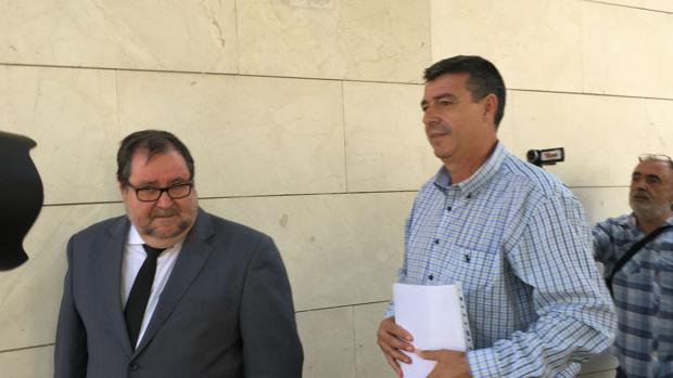 Un ex concejal de Jaén señala al ex secretario general del PP y exculpa a Fernández de Moya