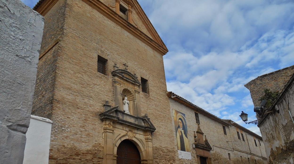 Fachada del convento carmelita de Bujalance