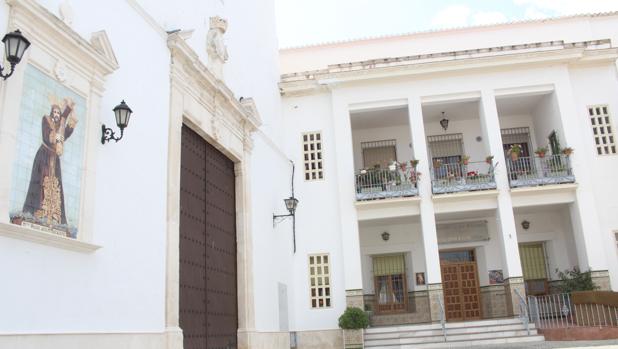 Las monjas del convento de San Francisco de Baena dan marcha atrás en el cierre de la residencia