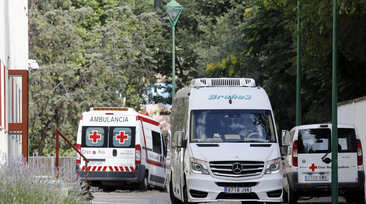 El microbús que llevó ayer a Madrid a los 10 últimos subsaharianos que estaban en Córdoba