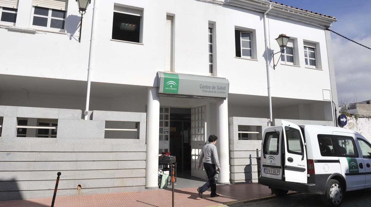 Fachada del centro de salud de Villanueva de Córdoba