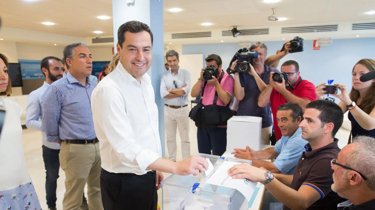 Moreno, que apoyó públicamente la candidatura de Sáenz de Santamaría, votó en Málaga