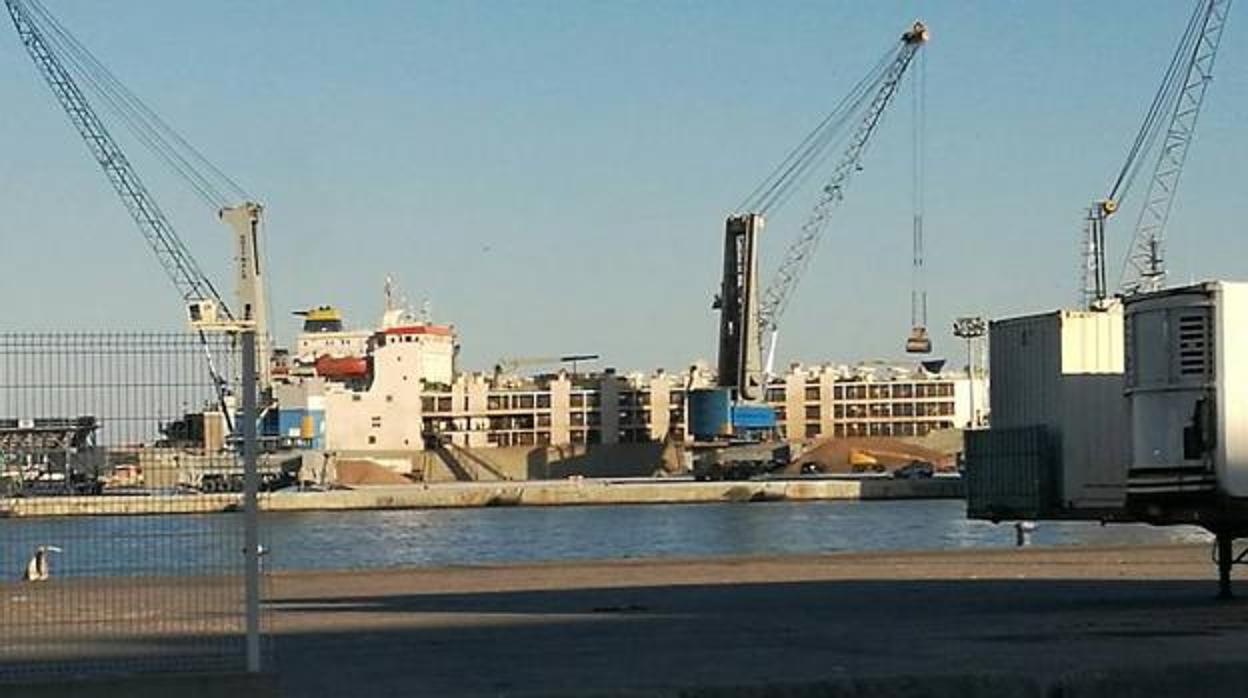 El barco, en el Puerto de Málaga