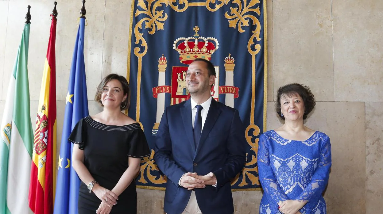 Isabel Ambrosio, Alfonso Rodríguez Gómez de Celis, Rafaela Valenzuela en la toma de posesión