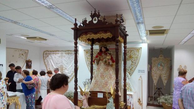 Éxito de asistencia a la exposición de la Virgen de la Antigua, patrona de Hinojosa del Duque