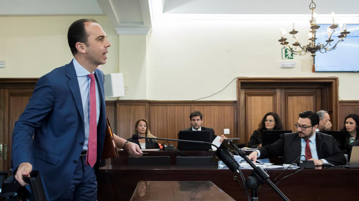 Javier Millán, portavoz de Cs en Sevilla, se sienta a declarar como testigo en el juicio del caso ERE
