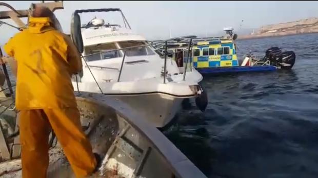 La Policía de Gibraltar rocía con spray pimienta a pescadores españoles