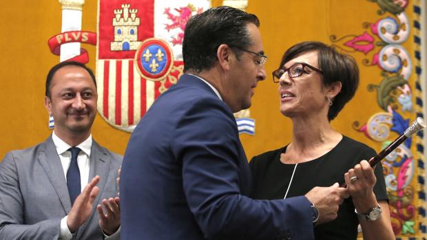 La nueva subdelegada del Gobierno en Málaga aboga por una «fructífera» relación institucional