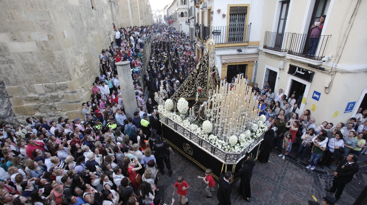 La Virgen de los Dolores de Córdoba, sobre el paso que ahora se restaurará