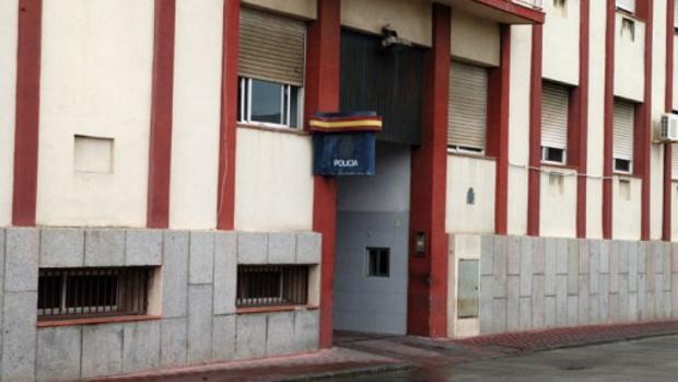 Detenido un policía nacional y dos personas más por corrupción de menores en La Línea