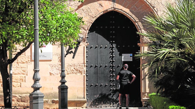 Los principales monumentos de Córdoba echan el cerrojo por la tarde