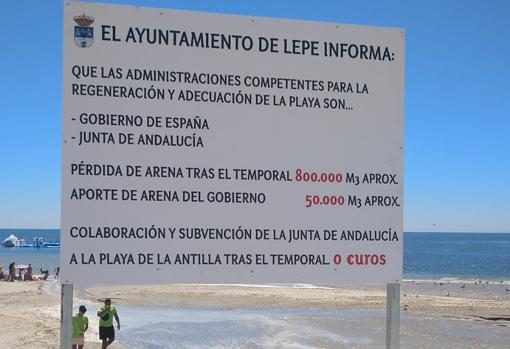 Cartel ubicado en la playa de La Antilla