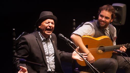 Manuel Moreno Maya «El Pele», durante un concierto